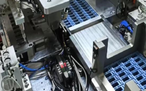 PCB板芯片自動分料堆疊擺盤設(shè)備